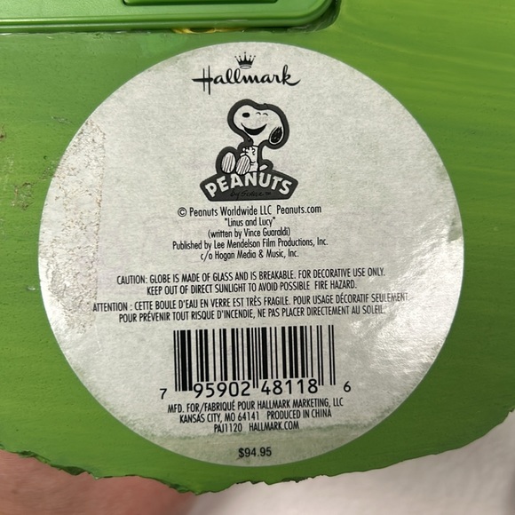 2014 PEANUTS Hallmark HAPPINESS IS CONTAGIOUS” musical snow globe - Picture 14 of 15